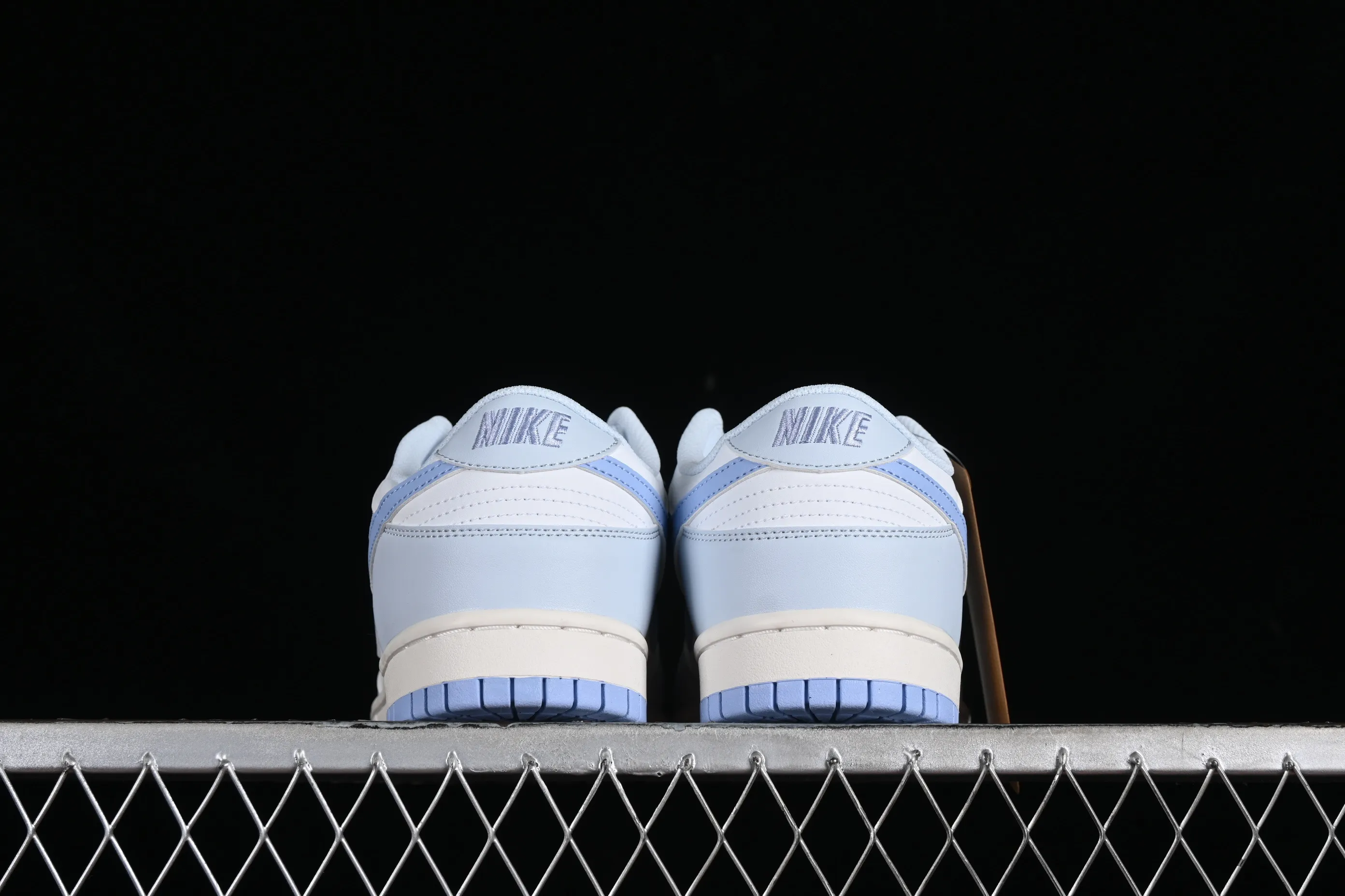 All categories Nk SB Dunk series Nk SB Dunk Low low-top sneakers Nk Dunk Low "Blue Tint" small fresh blue SB low-top casual sneakers DD1873-400